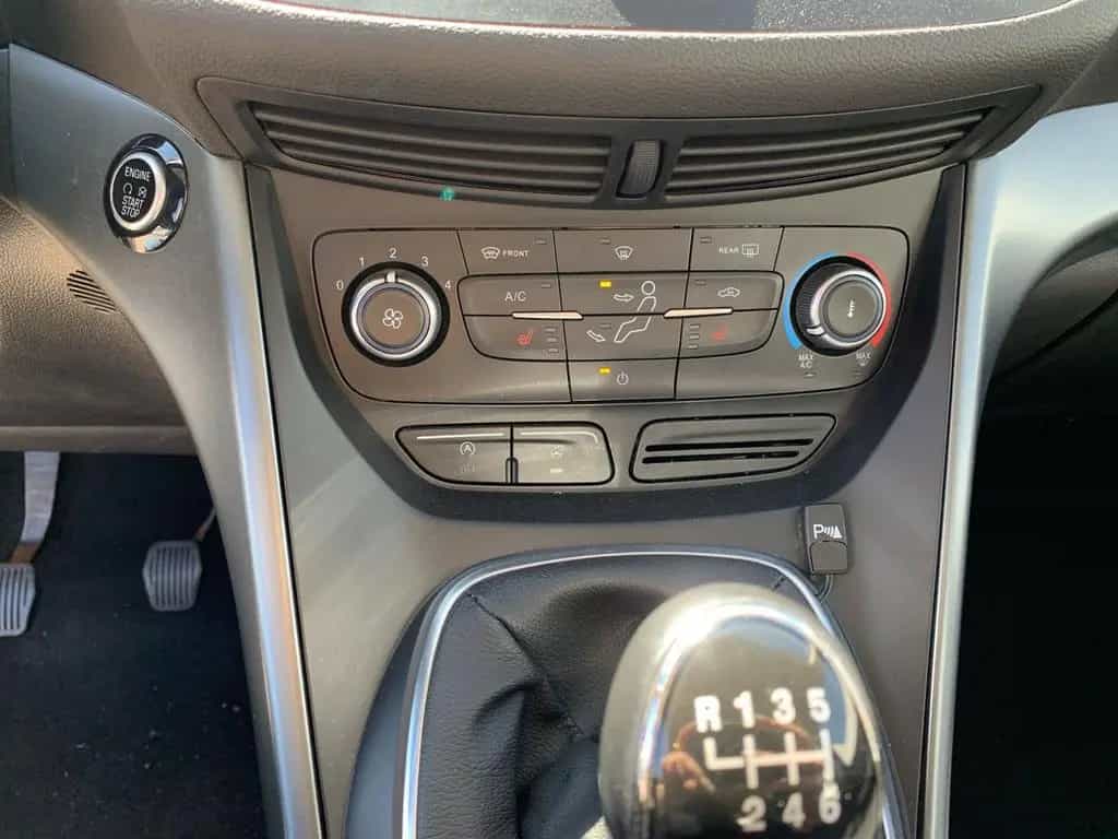Ford Kuga TREND 1.5 ECOBOOST 4x2 KLIMA+SHZ+PDC+LHZ 12/2019-photo-17