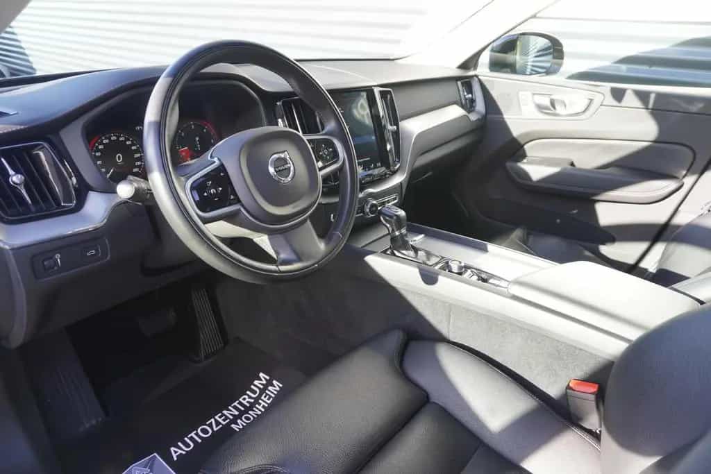 Volvo XC60 D4 INSCRIPTION|VIRTUAL|STANDHEIZUNG|LED|AHK 08/2018-photo-12