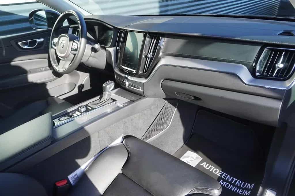Volvo XC60 D4 INSCRIPTION|VIRTUAL|STANDHEIZUNG|LED|AHK 08/2018-photo-16