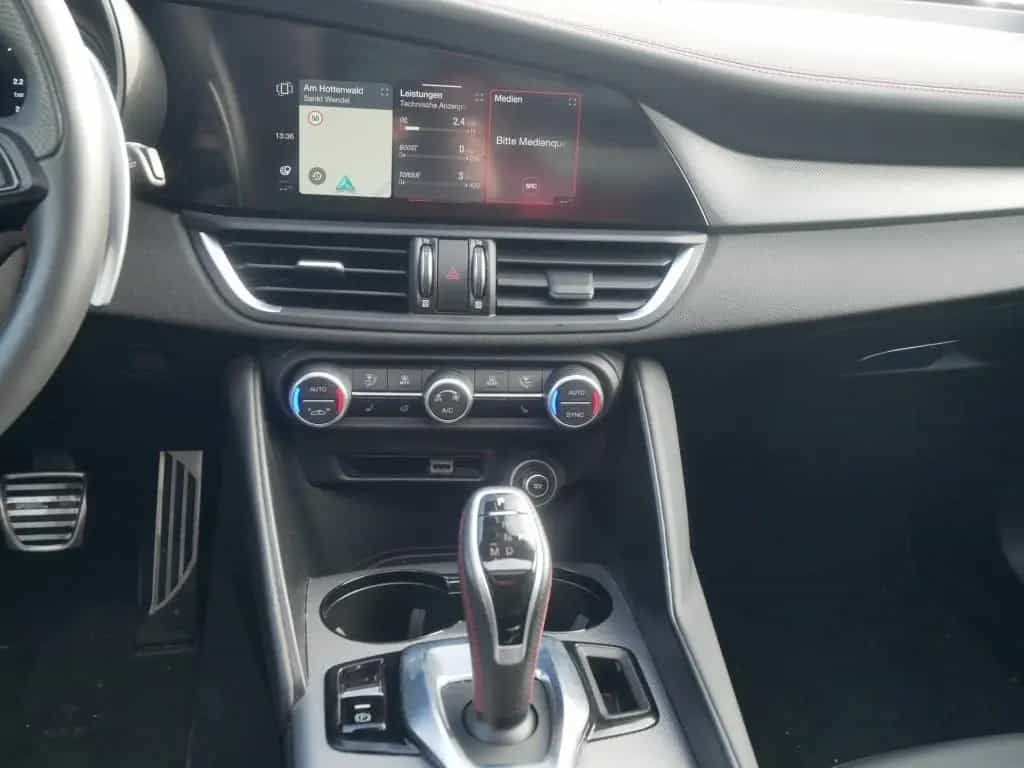 Alfa Romeo Giulia COMPETIZIONE 2.0 TURBO 16V 280 PS AT8 Q4 10/2023-photo-20
