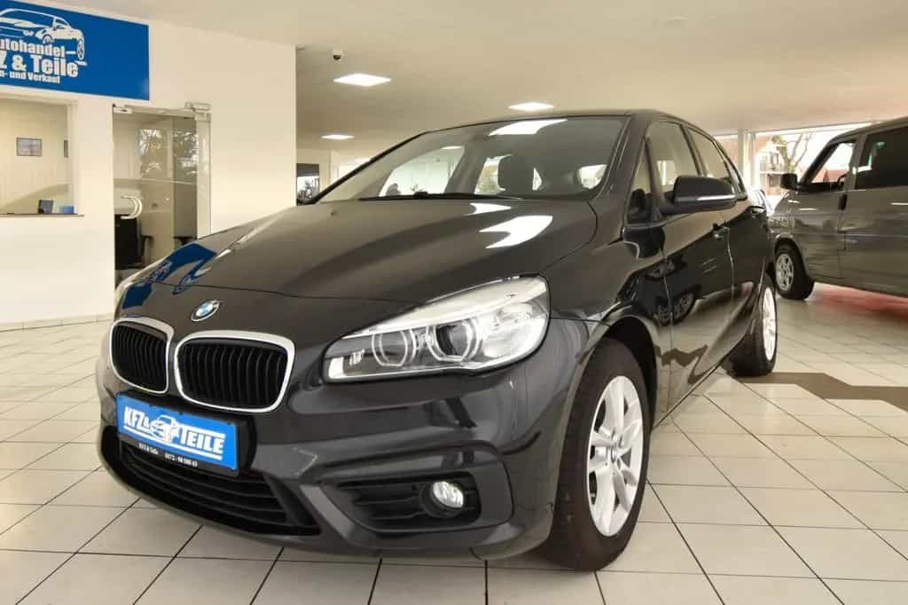 BMW 2 Series 220 xDrive 2.Hand LED SHZ AHK Panorama Isofix 08/2016-photo-1