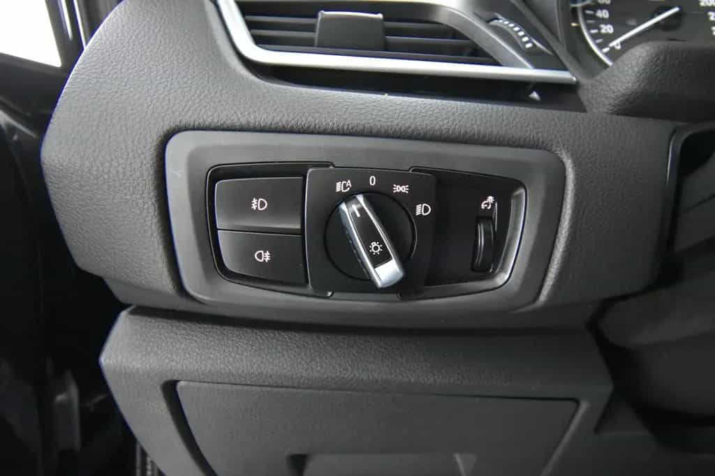 BMW 2 Series 220 xDrive 2.Hand LED SHZ AHK Panorama Isofix 08/2016-photo-24