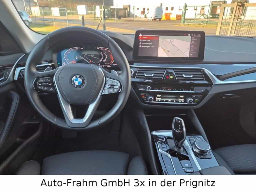 BMW 5 Series 5 Touring 530 d xDrive LED NAVI 02/2023-photo-22
