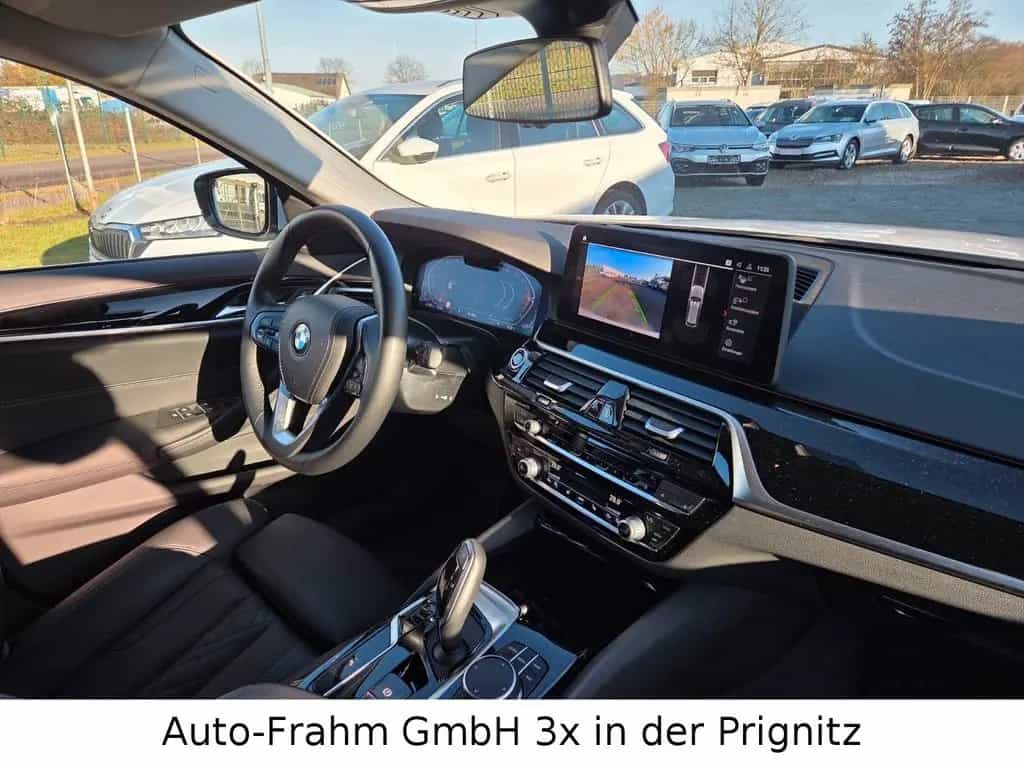 BMW 5 Series 5 Touring 530 d xDrive LED NAVI 02/2023-photo-25