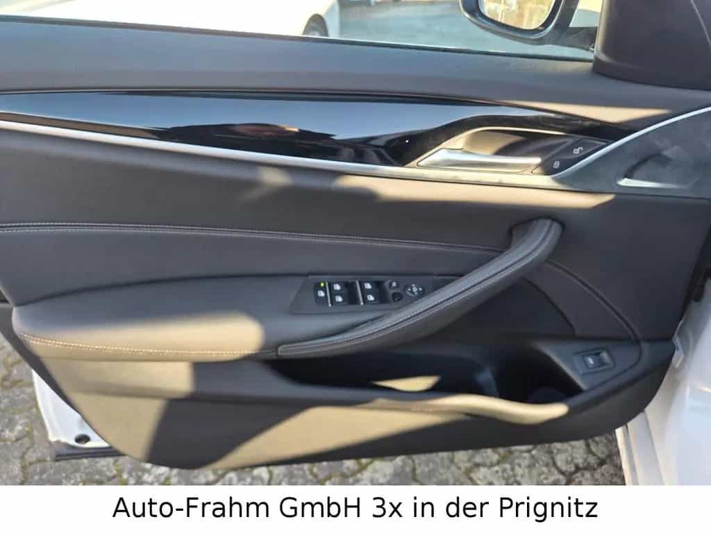 BMW 5 Series 5 Touring 530 d xDrive LED NAVI 02/2023-photo-28