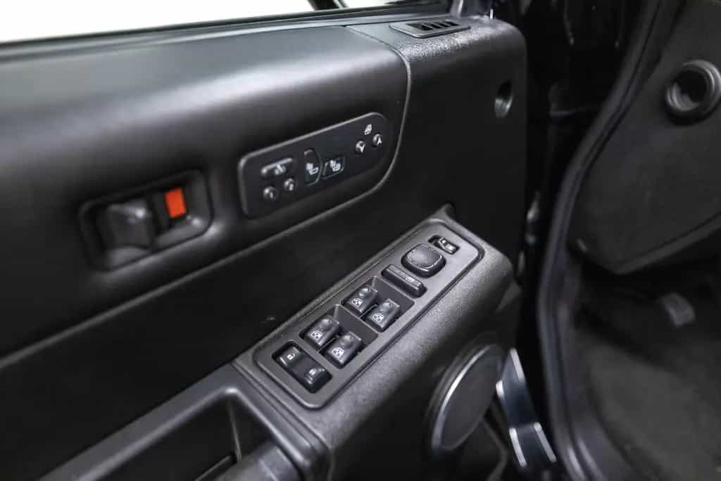 Hummer H2 6.0 V8 Btw auto, Fiscale waarde € 12.000,- (€ 05/2005-photo-25