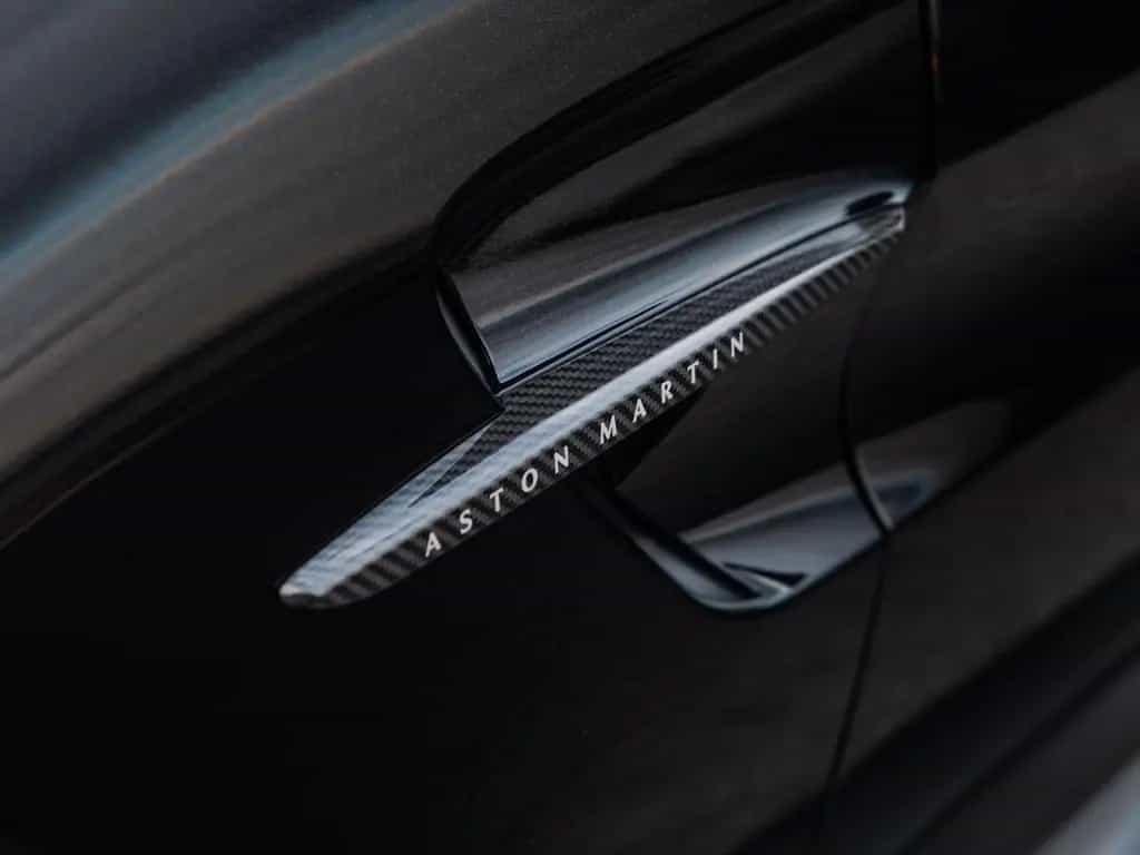 Aston Martin V8 Vantage Vantage null-photo-10