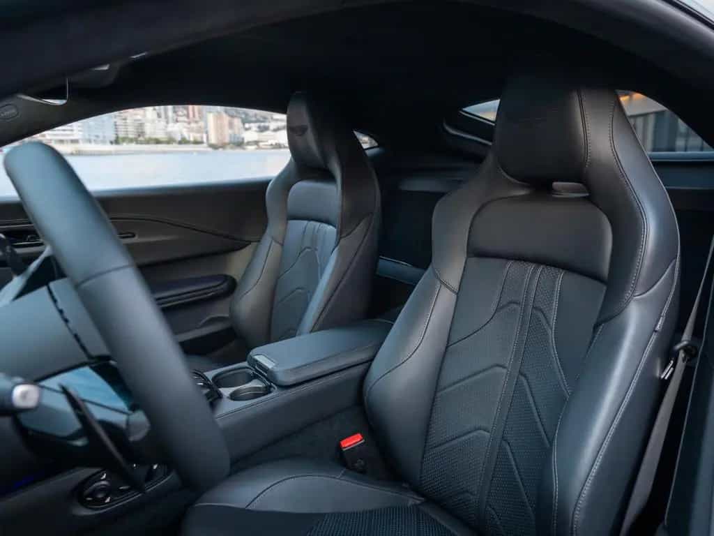 Aston Martin V8 Vantage Vantage null-photo-14