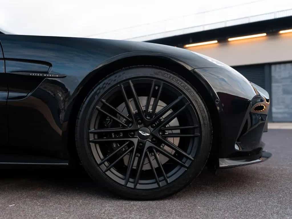 Aston Martin V8 Vantage Vantage null-photo-5