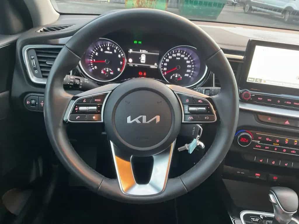 Kia Ceed SW GOLD 1.5 T DCT LED+NAVI+SHZ+PDC 04/2025-photo-12