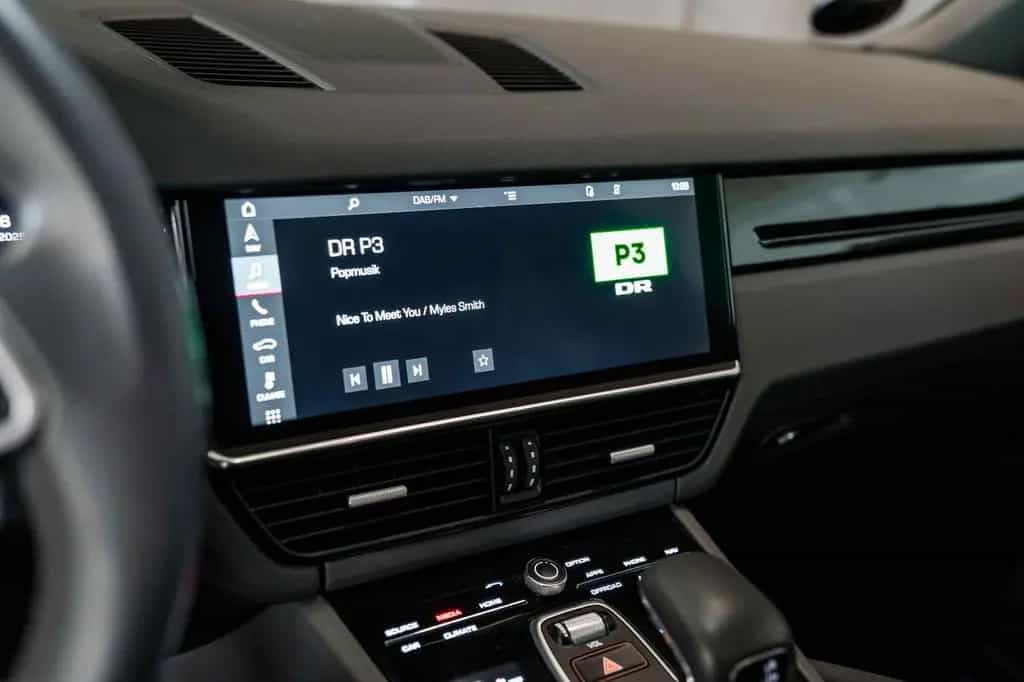 Porsche Cayenne S 07/2018-photo-11