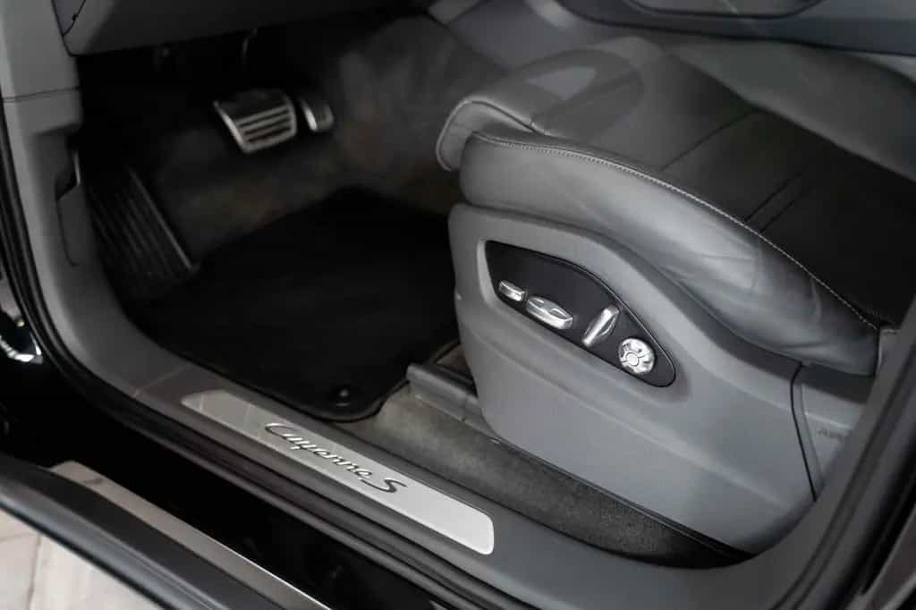 Porsche Cayenne S 07/2018-photo-17