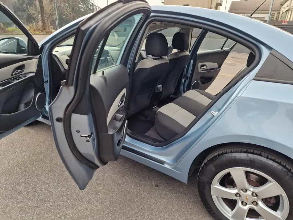 Chevrolet Cruze 1.6 4 porte LT GPL 01/2011-photo-10