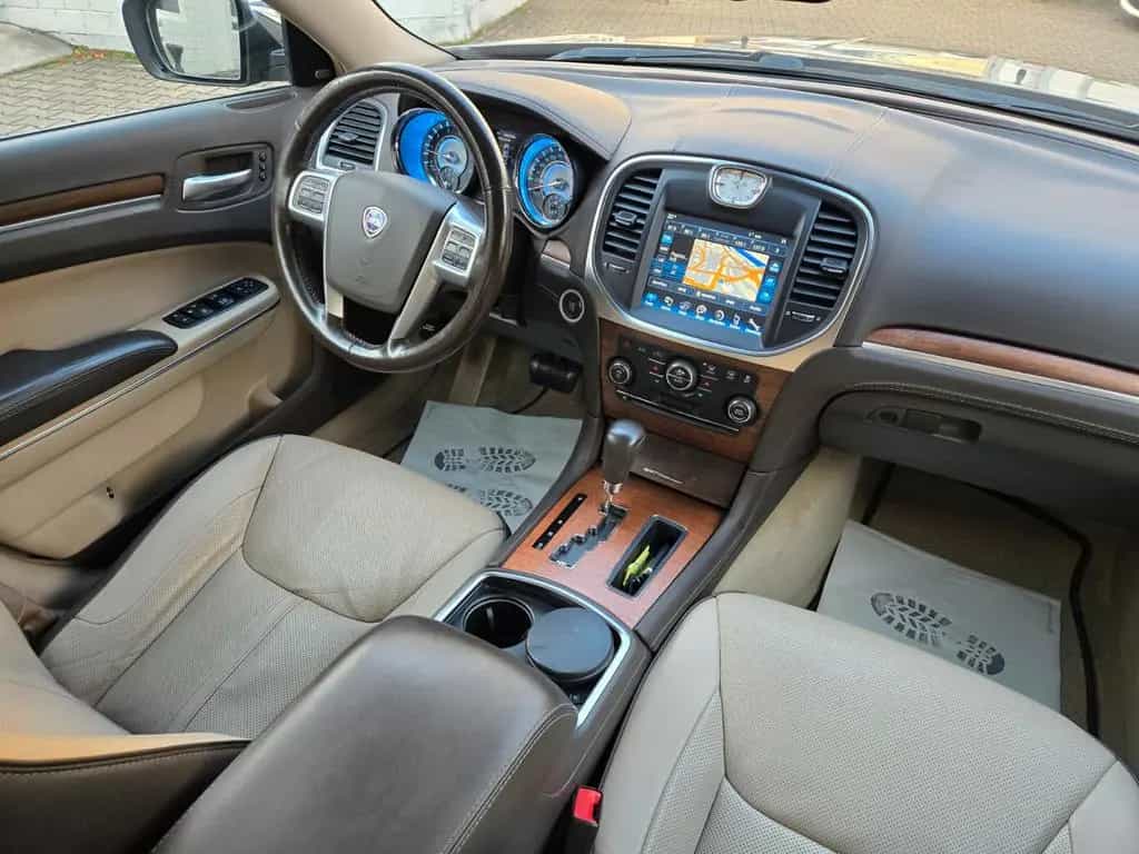 Lancia Thema Executive Leder/Navi/4xSitzheizung 11/2011-photo-13
