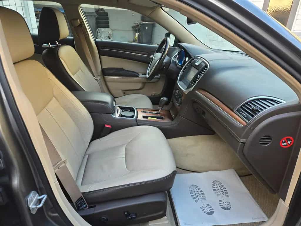Lancia Thema Executive Leder/Navi/4xSitzheizung 11/2011-photo-14