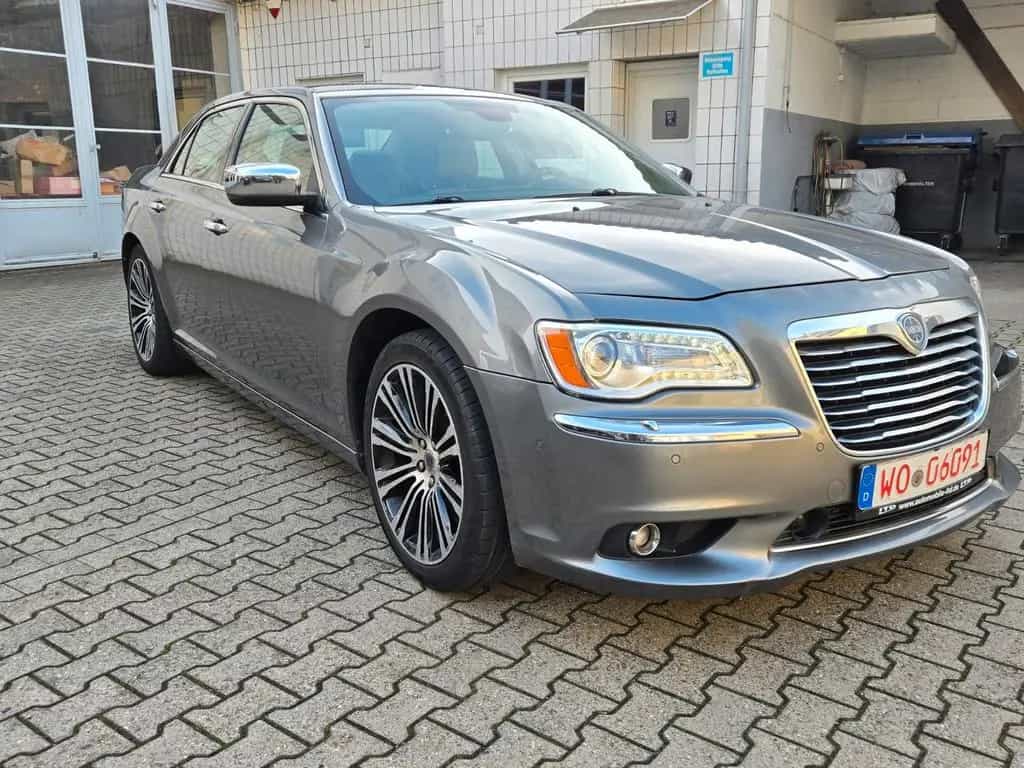 Lancia Thema Executive Leder/Navi/4xSitzheizung 11/2011-photo-6