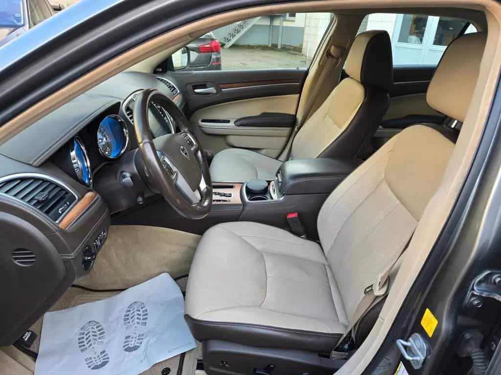 Lancia Thema Executive Leder/Navi/4xSitzheizung 11/2011-photo-9
