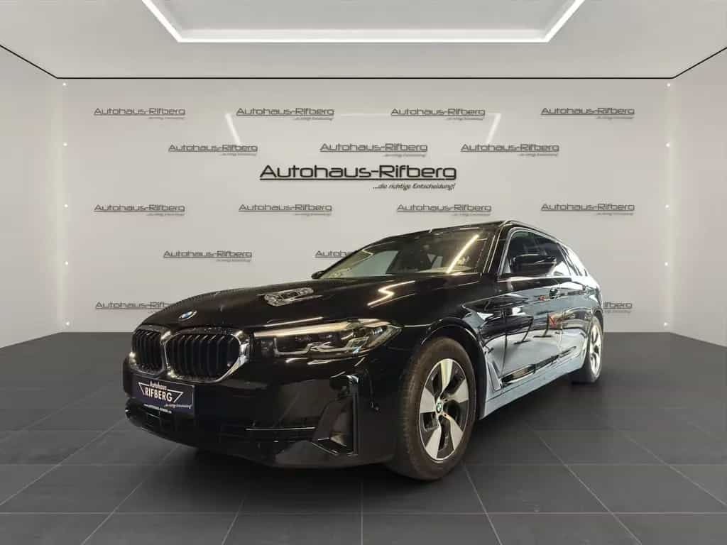 BMW 5 Series 520 d TOURING/LIVE COCKPITTPROF/NAVI/LED/DAB/PDC 10/2022-photo-0