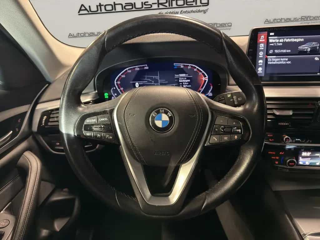 BMW 5 Series 520 d TOURING/LIVE COCKPITTPROF/NAVI/LED/DAB/PDC 10/2022-photo-12