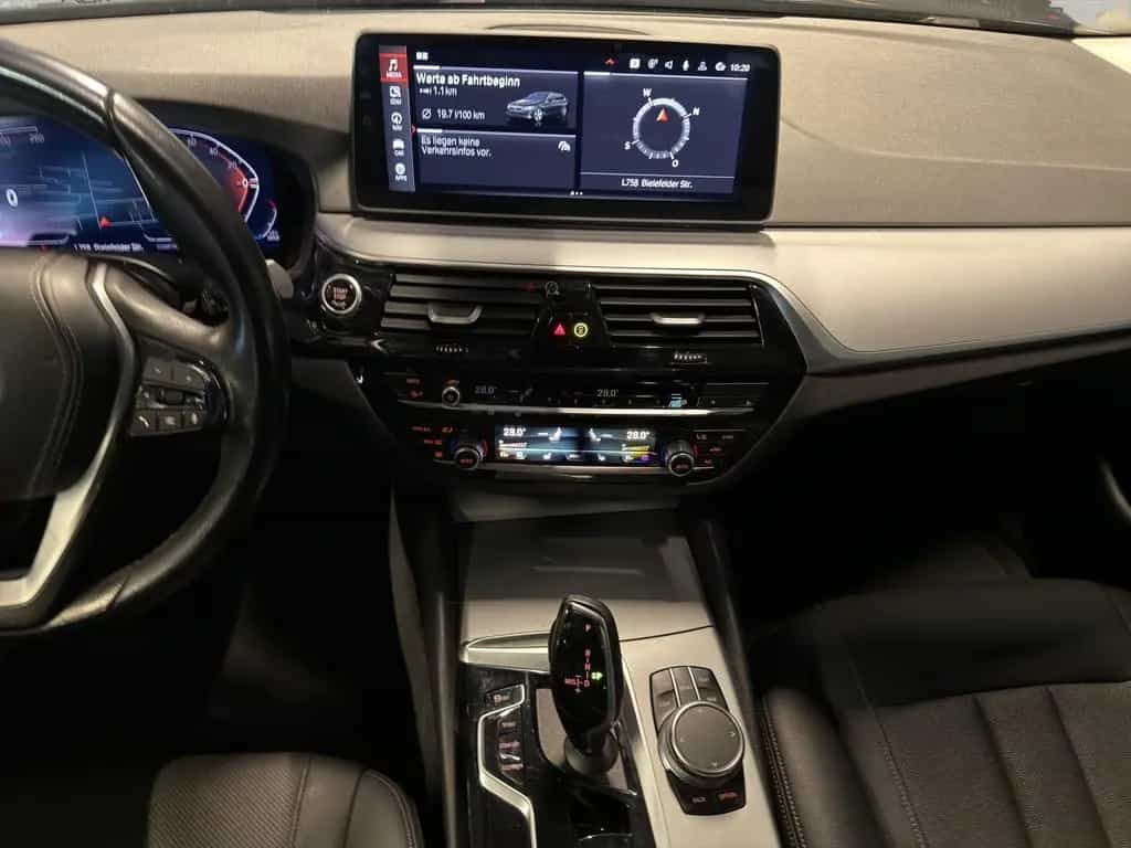 BMW 5 Series 520 d TOURING/LIVE COCKPITTPROF/NAVI/LED/DAB/PDC 10/2022-photo-13