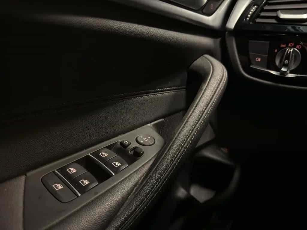 BMW 5 Series 520 d TOURING/LIVE COCKPITTPROF/NAVI/LED/DAB/PDC 10/2022-photo-19