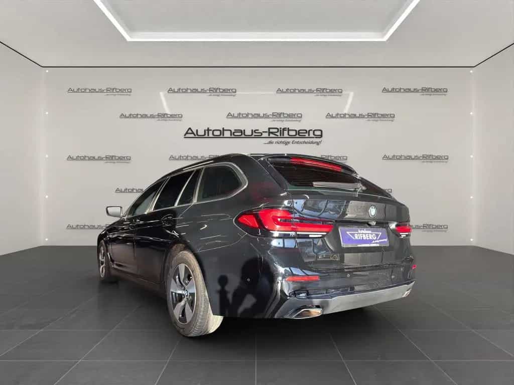 BMW 5 Series 520 d TOURING/LIVE COCKPITTPROF/NAVI/LED/DAB/PDC 10/2022-photo-3