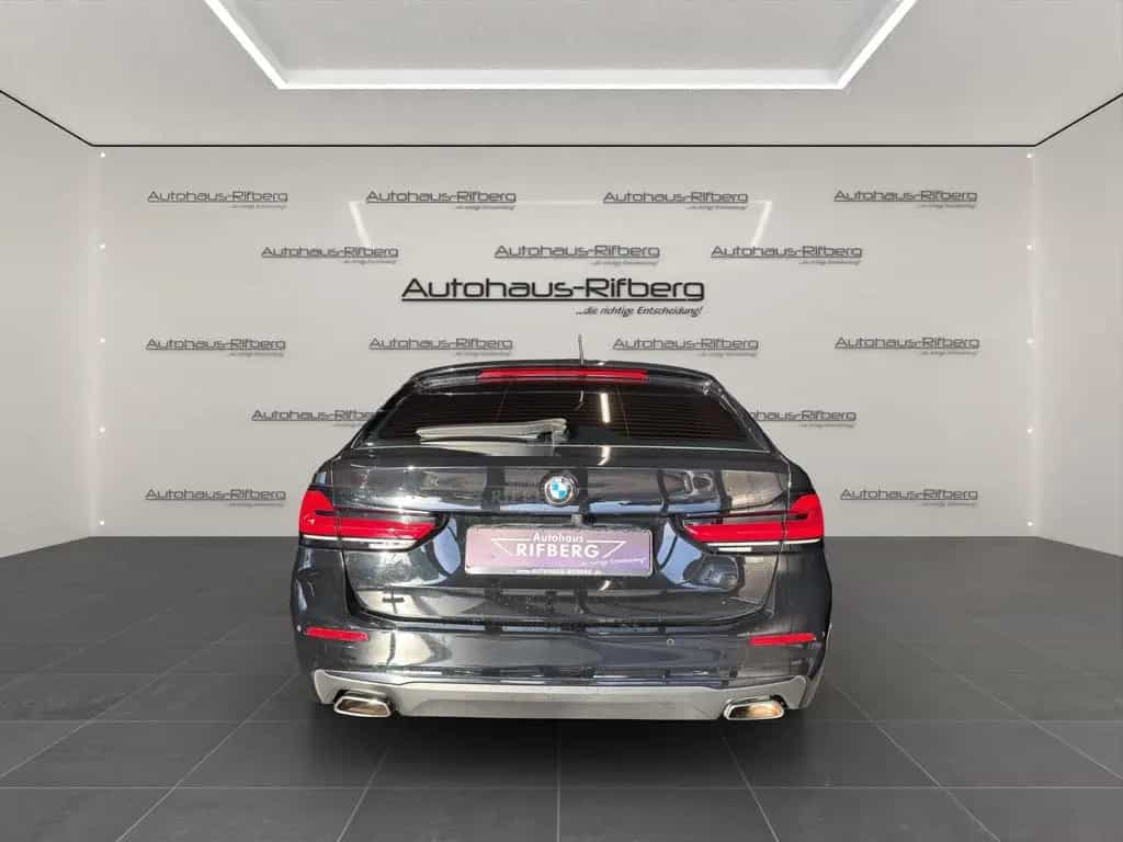 BMW 5 Series 520 d TOURING/LIVE COCKPITTPROF/NAVI/LED/DAB/PDC 10/2022-photo-4
