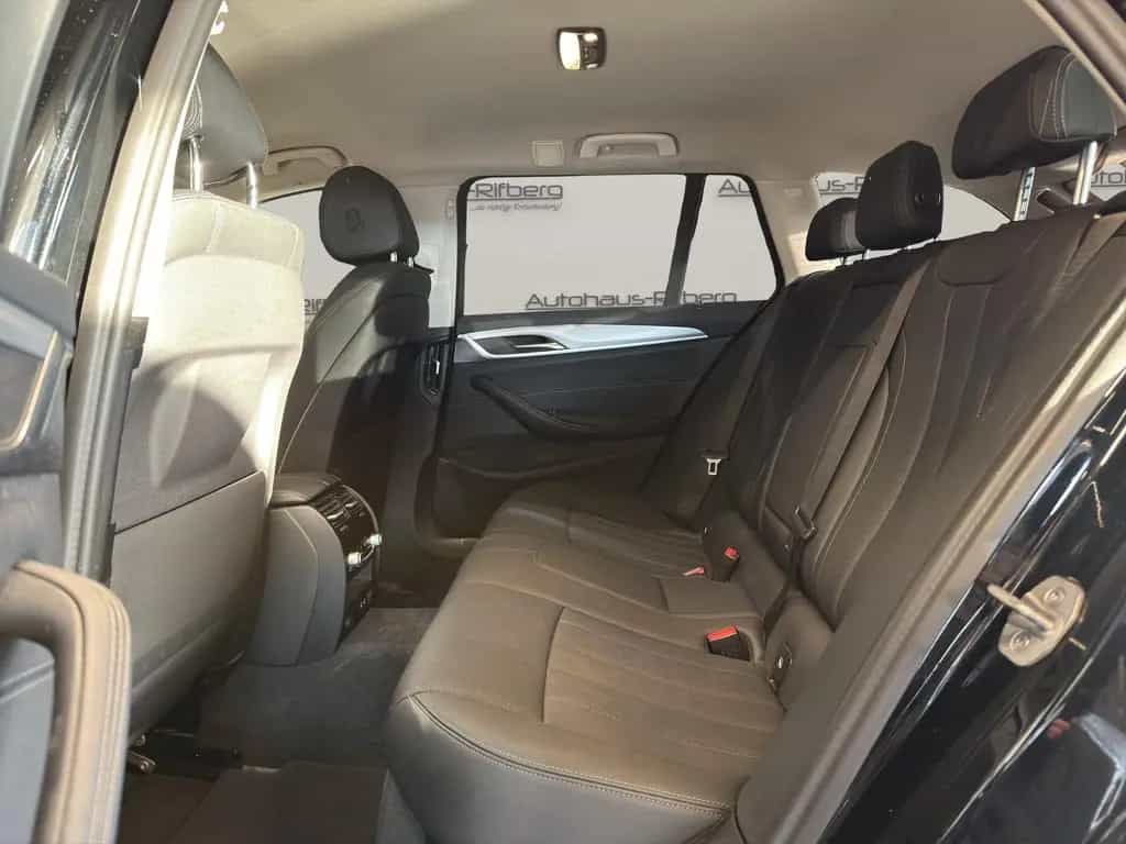 BMW 5 Series 520 d TOURING/LIVE COCKPITTPROF/NAVI/LED/DAB/PDC 10/2022-photo-9