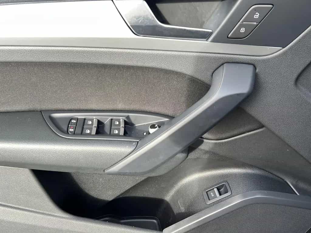 Audi Q5 Sportback qua S line Matrix*AHK*Navi*OptikPak 09/2021-photo-32