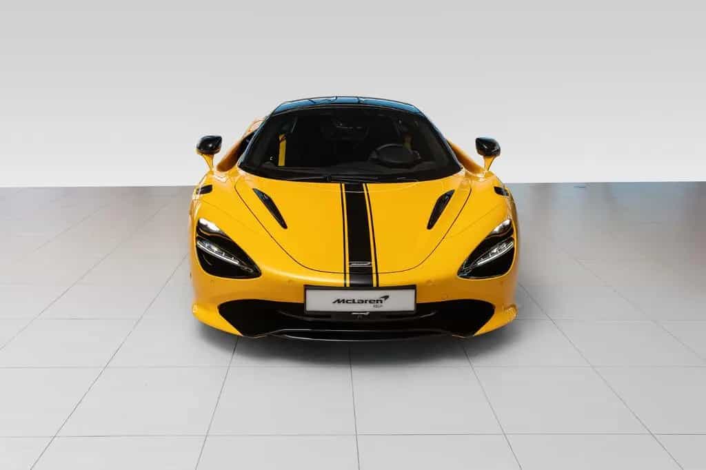 McLaren 750S Coupe - B&W - Performance interior 05/2025-photo-1