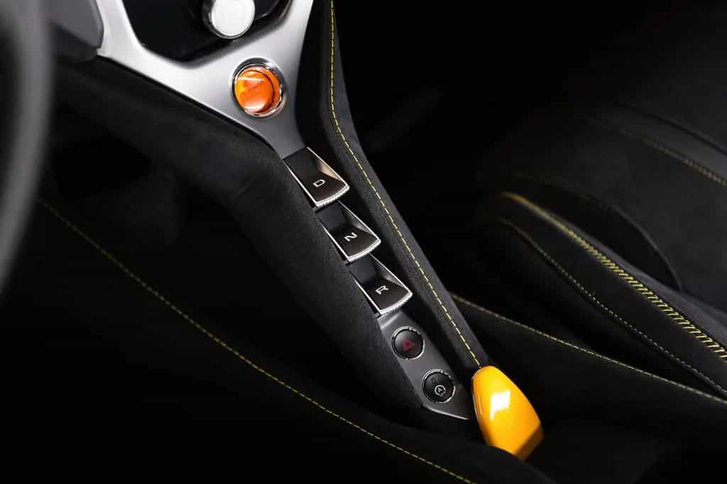 McLaren 750S Coupe - B&W - Performance interior 05/2025-photo-15
