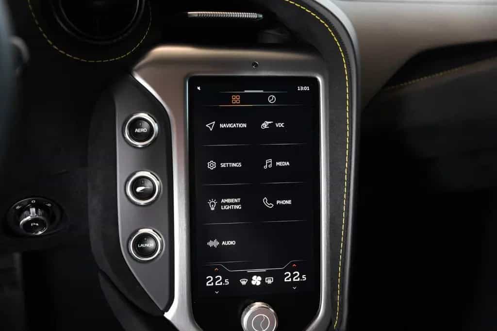 McLaren 750S Coupe - B&W - Performance interior 05/2025-photo-18