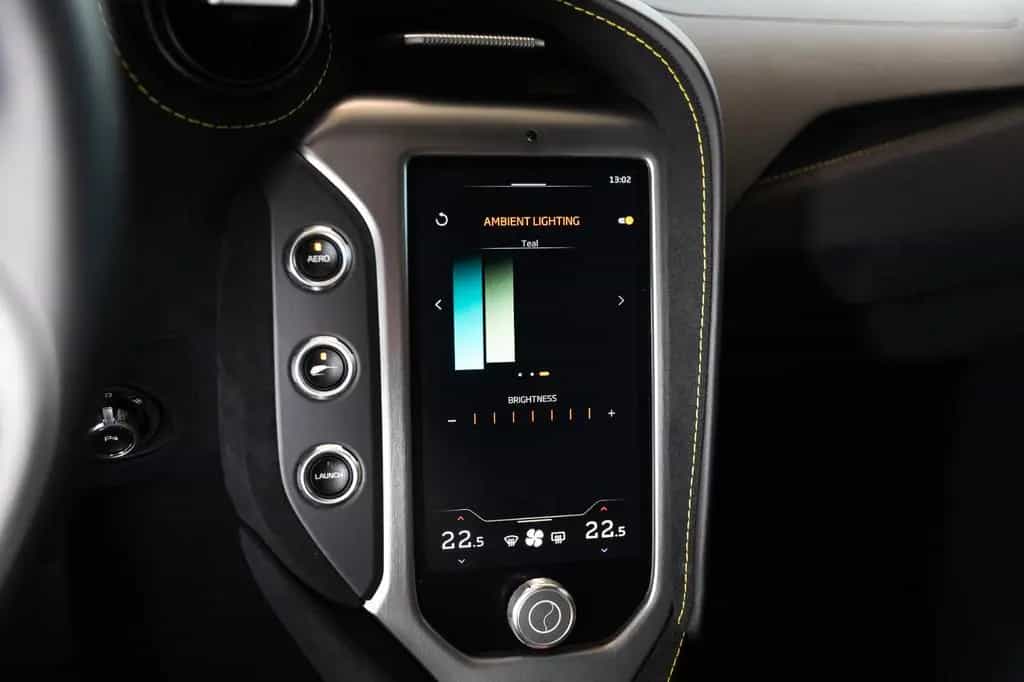 McLaren 750S Coupe - B&W - Performance interior 05/2025-photo-19