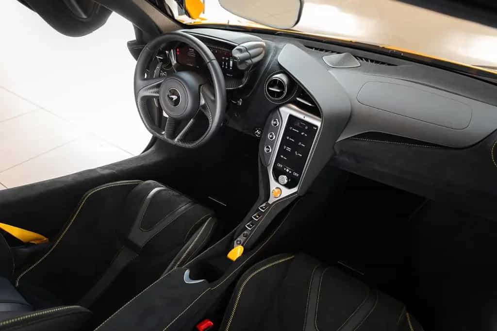 McLaren 750S Coupe - B&W - Performance interior 05/2025-photo-26
