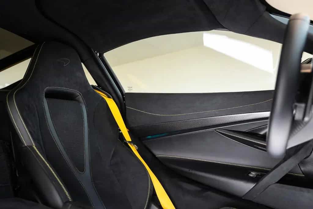 McLaren 750S Coupe - B&W - Performance interior 05/2025-photo-27