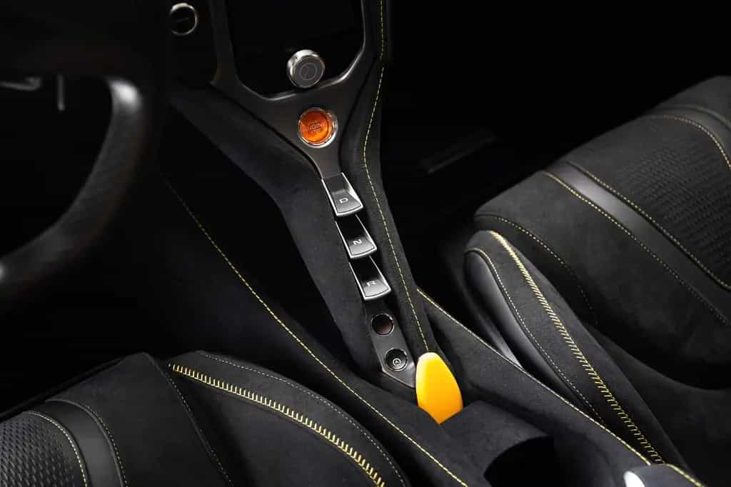 McLaren 750S Coupe - B&W - Performance interior 05/2025-photo-29