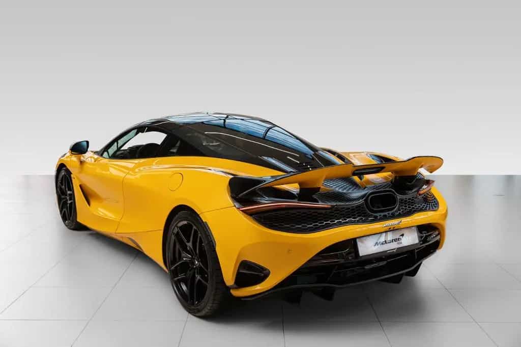 McLaren 750S Coupe - B&W - Performance interior 05/2025-photo-6