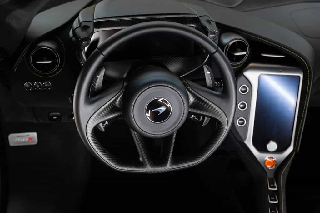 McLaren 750S Coupe - B&W - Performance interior 05/2025-photo-9
