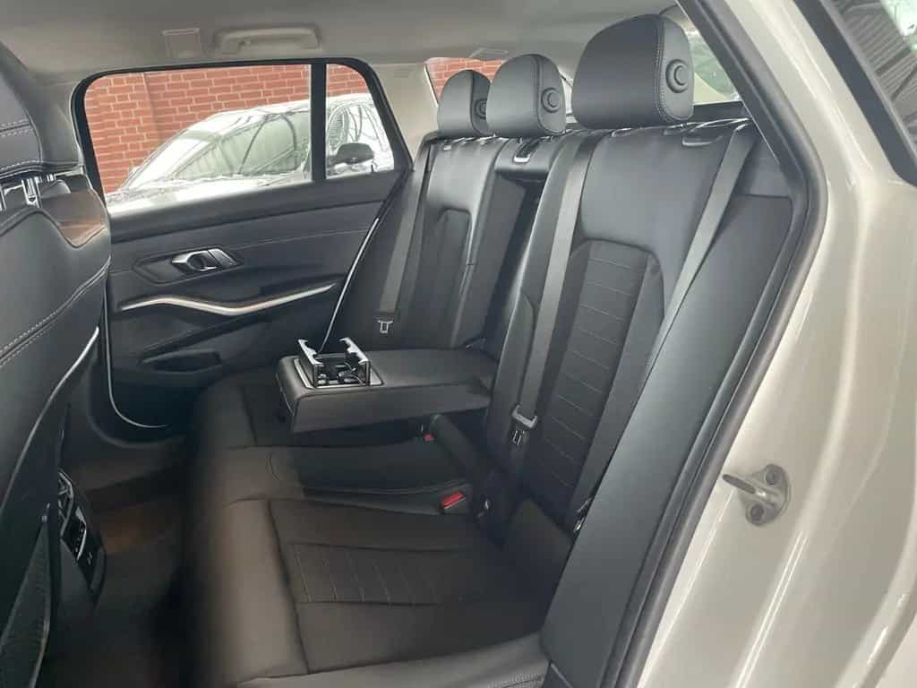 BMW 3 Series 318 d Touring LED Shz Navi Plus DAB Fernlichtas. 03/2023-photo-8