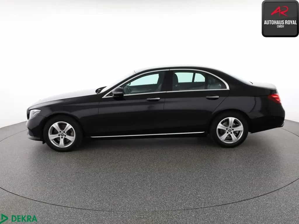 Mercedes-Benz E-Class 200 4M AVANTGARDE MULTIBEAM,360GRAD,DISTRO,AHK 03/2018-photo-1