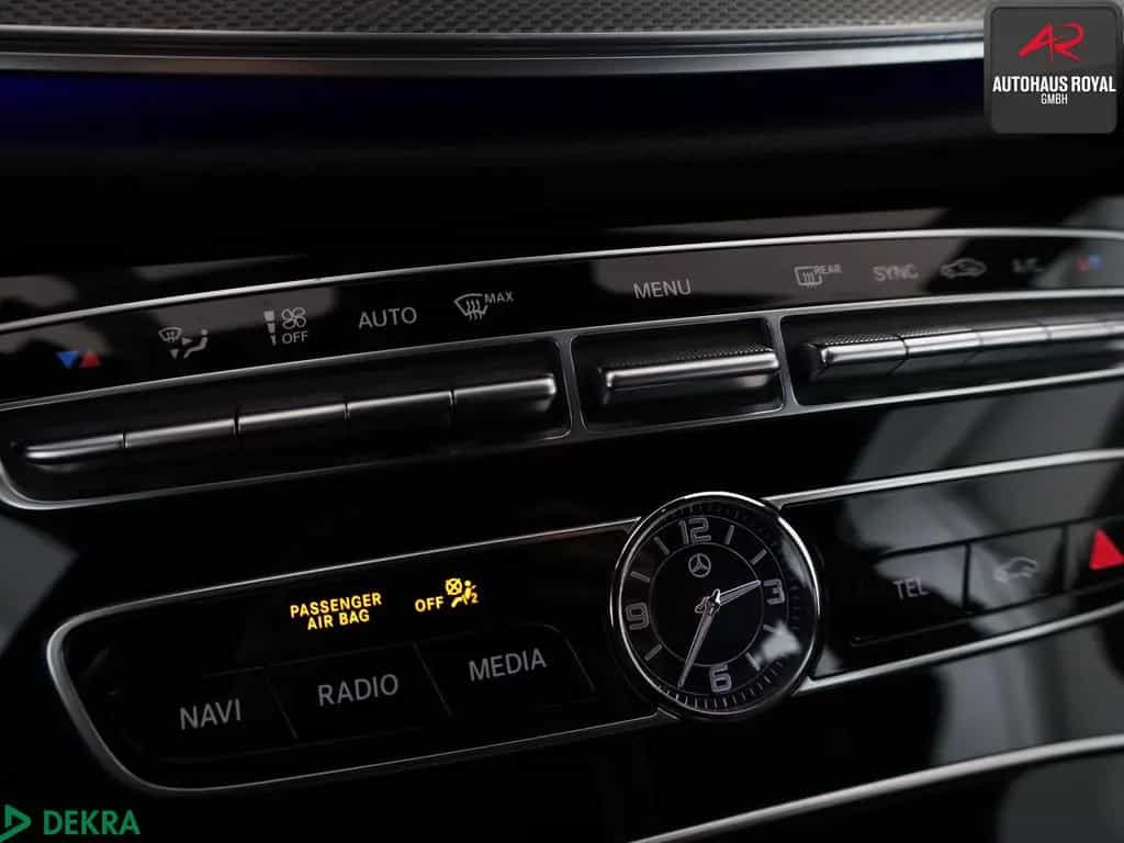 Mercedes-Benz E-Class 200 4M AVANTGARDE MULTIBEAM,360GRAD,DISTRO,AHK 03/2018-photo-20