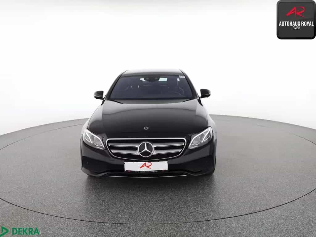 Mercedes-Benz E-Class 200 4M AVANTGARDE MULTIBEAM,360GRAD,DISTRO,AHK 03/2018-photo-5