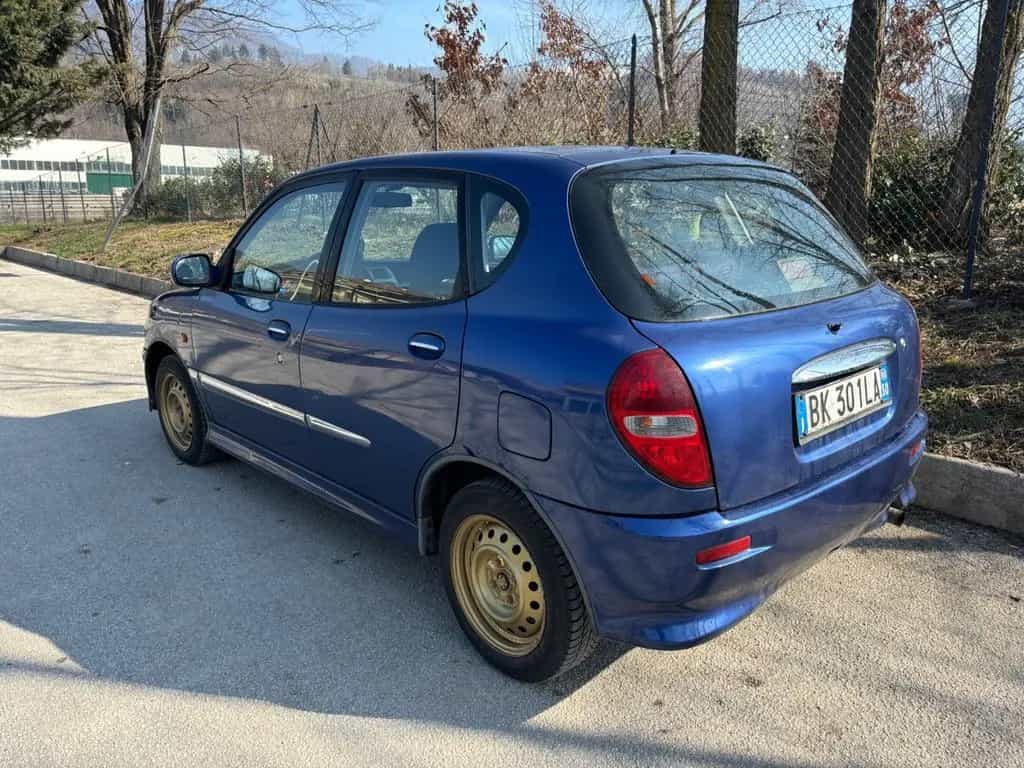 Daihatsu Sirion 1.3i 16V cat 4WD CX 102cv 01/2001-photo-5