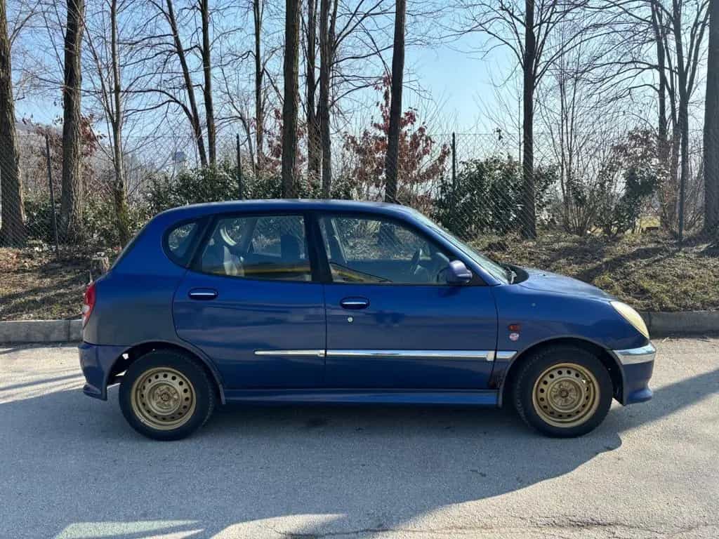 Daihatsu Sirion 1.3i 16V cat 4WD CX 102cv 01/2001-photo-7