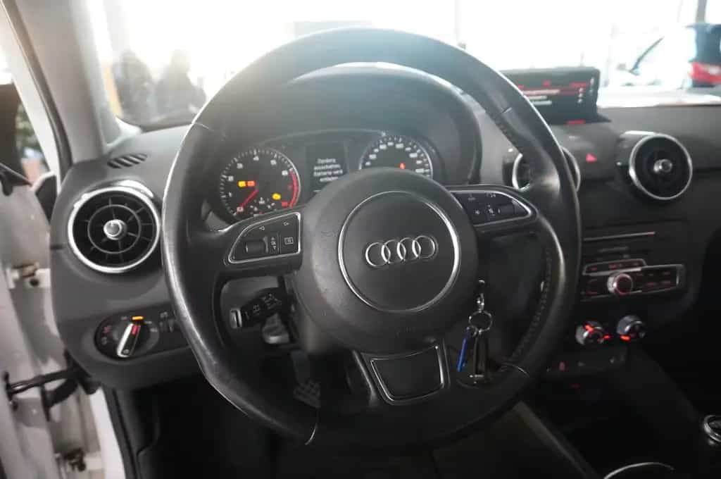 Audi A1 1.4 TFSI NAVI/BI-XENON/SHZ/SPORT/PDC/TEMP/AHK 06/2017-photo-16