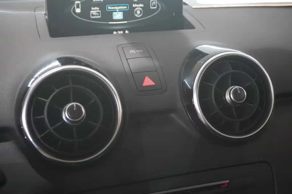 Audi A1 1.4 TFSI NAVI/BI-XENON/SHZ/SPORT/PDC/TEMP/AHK 06/2017-photo-26