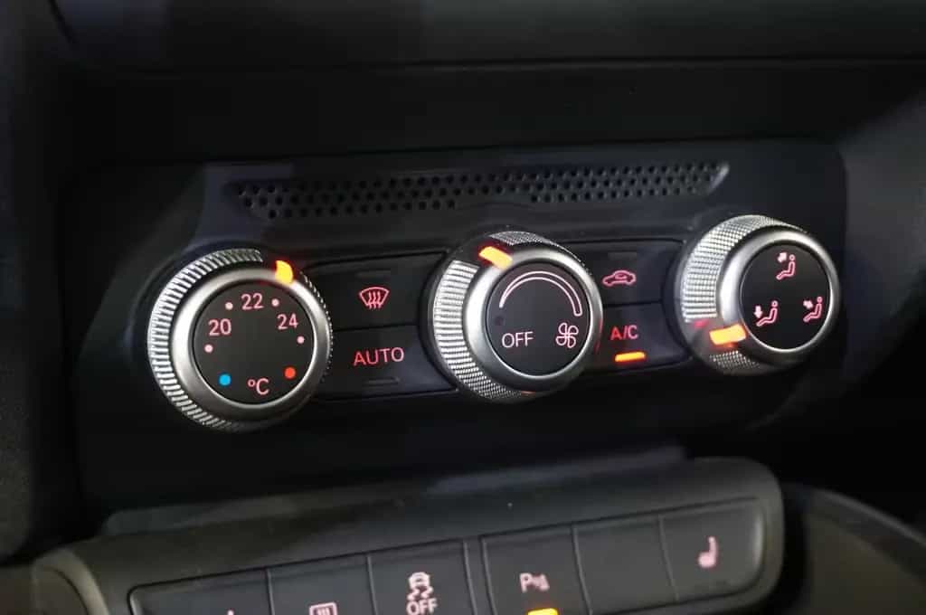 Audi A1 1.4 TFSI NAVI/BI-XENON/SHZ/SPORT/PDC/TEMP/AHK 06/2017-photo-28