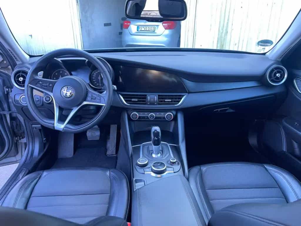 Alfa Romeo Giulia Super Q4 Klima PDC 2HD navi F1 Schaltung 11/2016-photo-13
