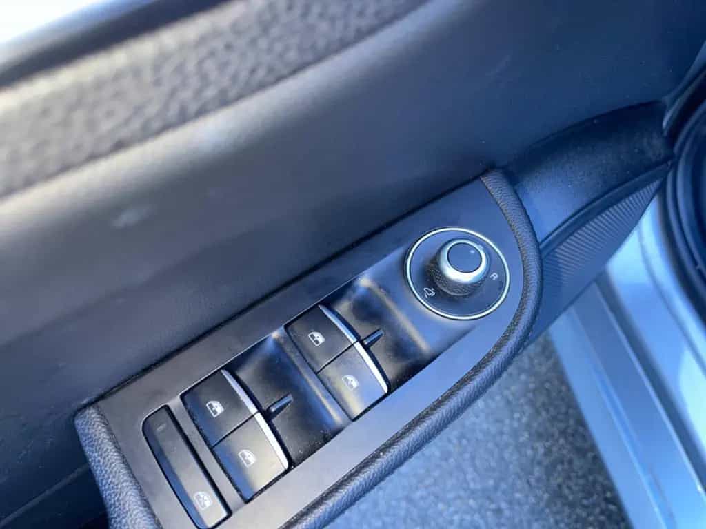 Alfa Romeo Giulia Super Q4 Klima PDC 2HD navi F1 Schaltung 11/2016-photo-18
