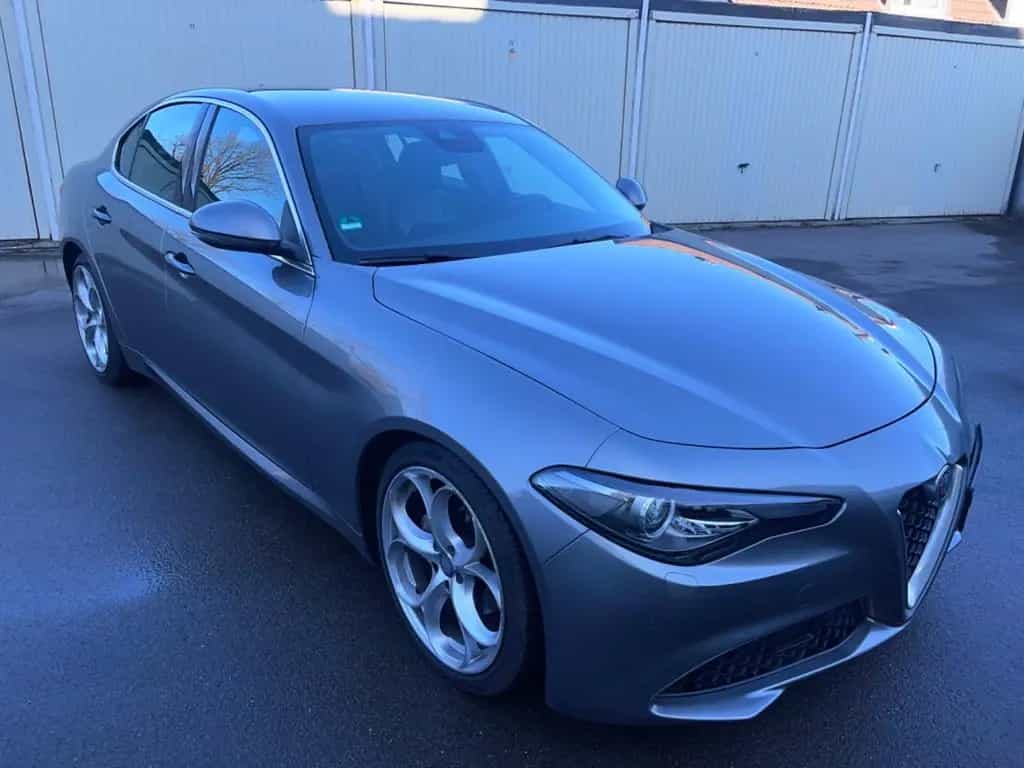 Alfa Romeo Giulia Super Q4 Klima PDC 2HD navi F1 Schaltung 11/2016-photo-3